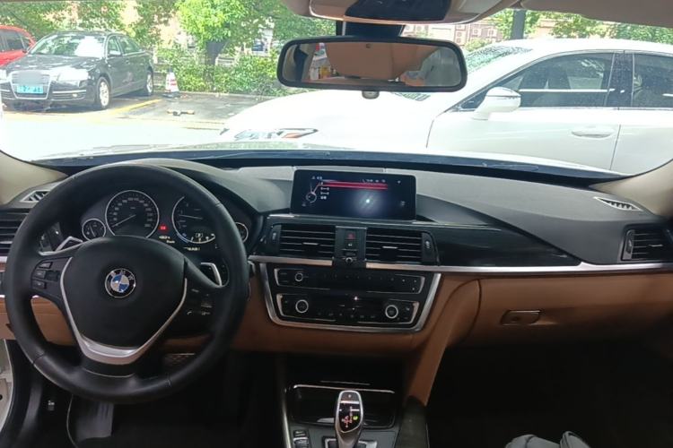 Used BMW 3 Series GT 2014 328i Design Package Model Center Console