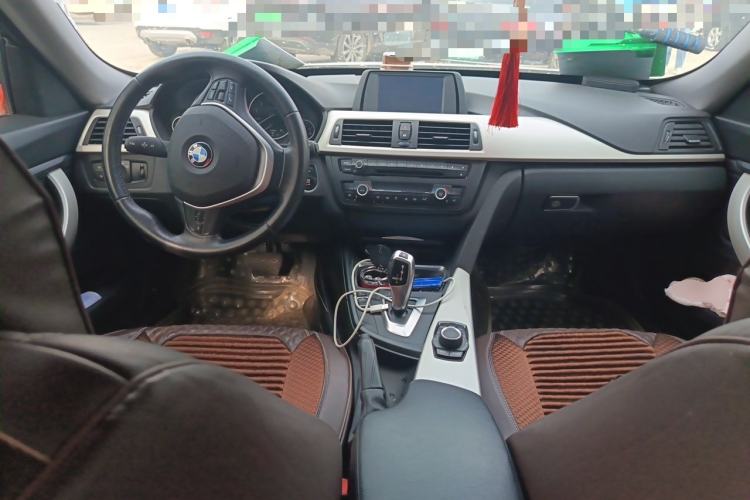 Used BMW 3 Series GT 2014 320i Leading Model Center Console