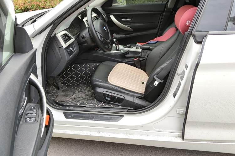 Used BMW 3 Series GT 2014 320i Leading Model Driver Seat