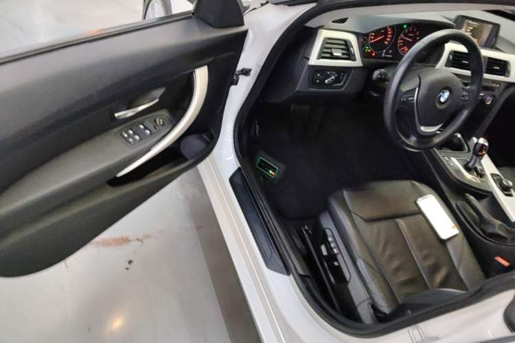 Used BMW 3 Series GT 2014 320i Leading Model Driver Seat