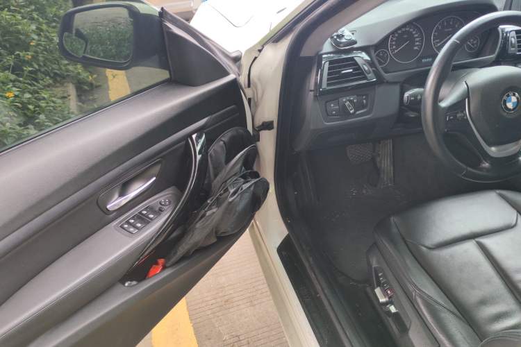 Used BMW 3 Series GT 2014 320i Leading Model Driver Seat