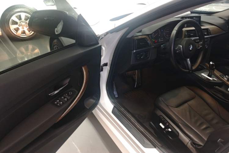 Used BMW 3 Series GT 2014 320i Leading Model Driver Seat
