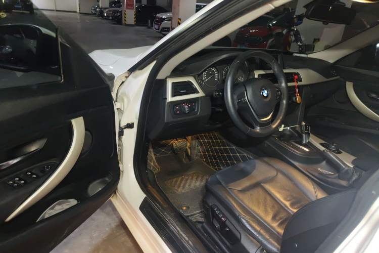 Used BMW 3 Series GT 2014 320i Leading Model Driver Seat