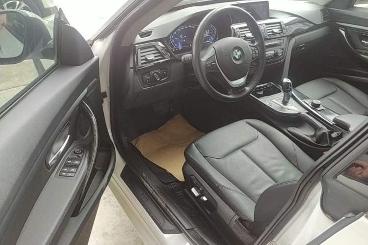 Used BMW 3 Series GT 2014 320i Leading Model Driver Seat