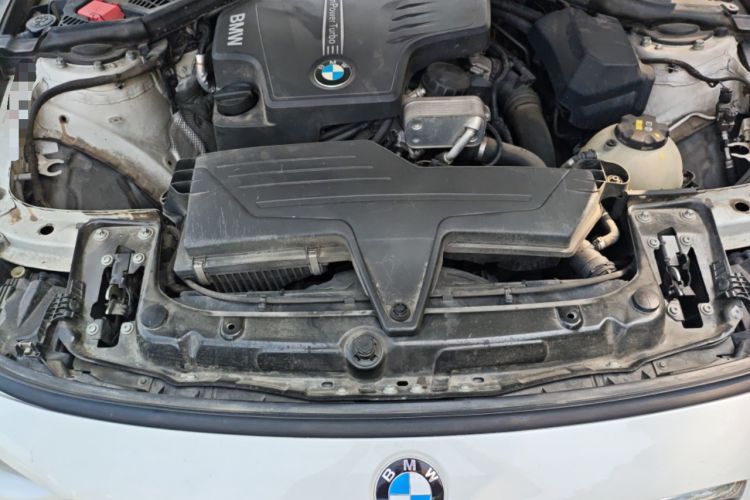 Used BMW 3 Series GT 2014 320i Leading Model Engine Bay