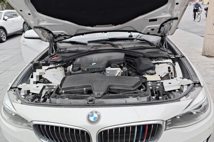 Used BMW 3 Series GT 2014 320i Design Package Model Engine Bay