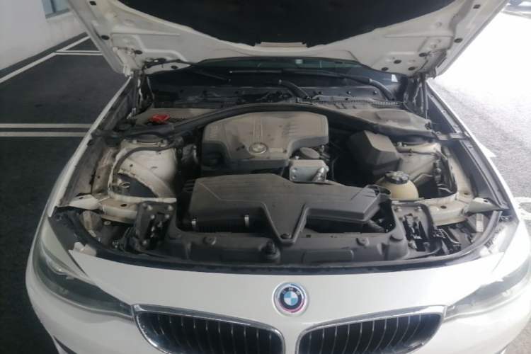 Used BMW 3 Series GT 2014 320i Leading Model Engine Bay