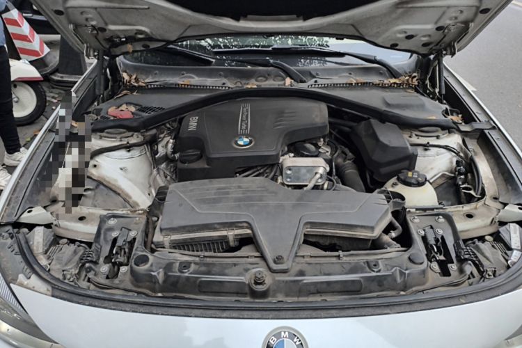 Used BMW 3 Series GT 2014 320i Leading Model Engine Bay