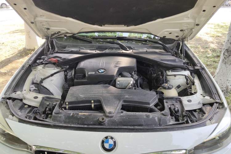 Used BMW 3 Series GT 2014 320i Leading Model Engine Bay