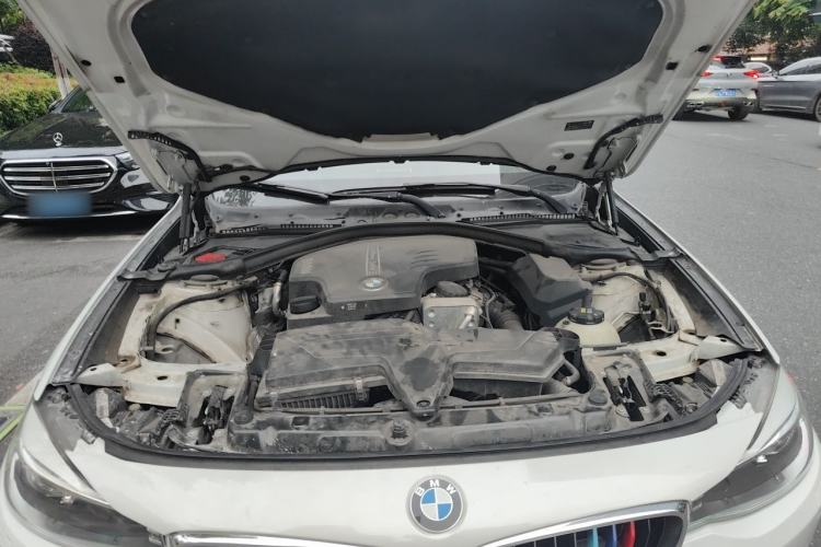 Used BMW 3 Series GT 2014 320i Leading Model Engine Bay