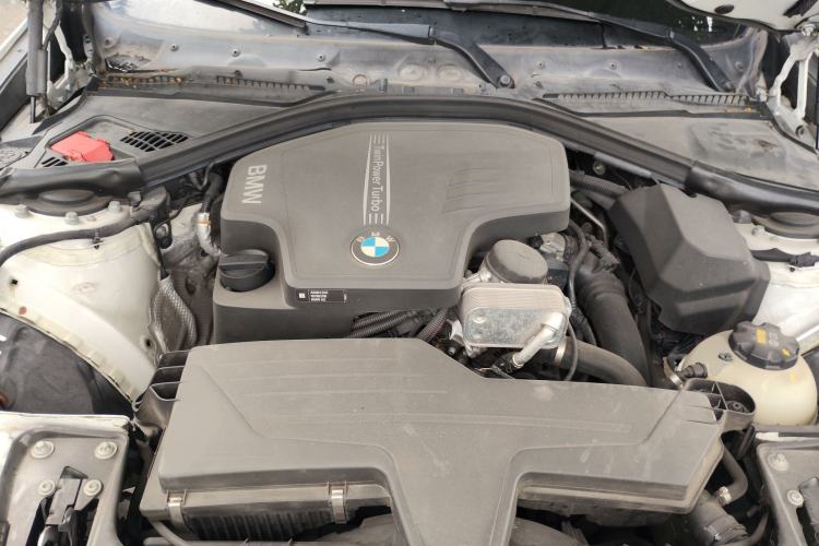 Used BMW 3 Series GT 2014 320i Leading Model Engine Bay