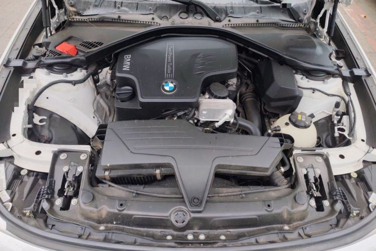 Used BMW 3 Series GT 2014 320i Leading Model Engine Bay