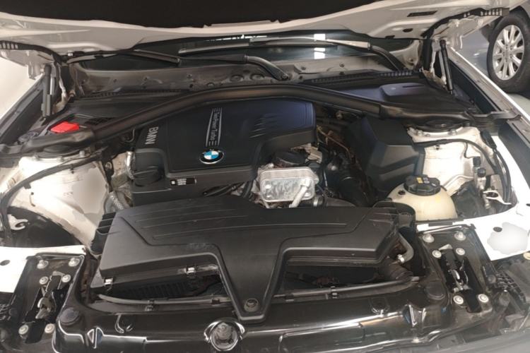 Used BMW 3 Series GT 2014 320i Leading Model Engine Bay