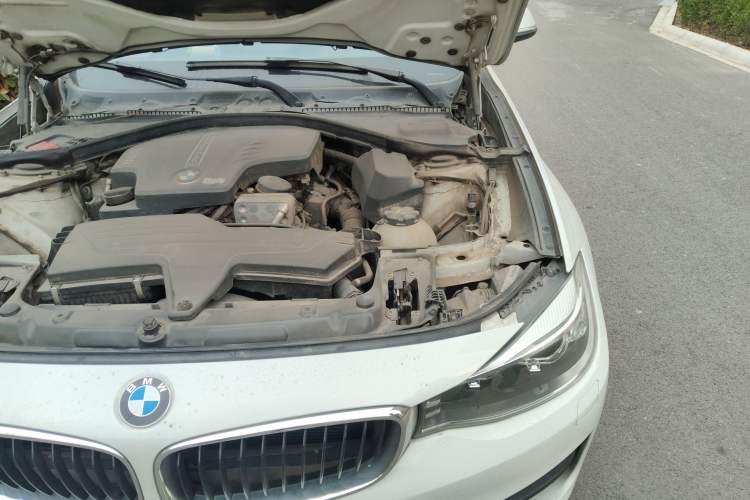 Used BMW 3 Series GT 2014 320i Leading Model Engine Bay Left