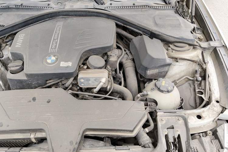 Used BMW 3 Series GT 2014 320i Leading Model Engine Bay Left