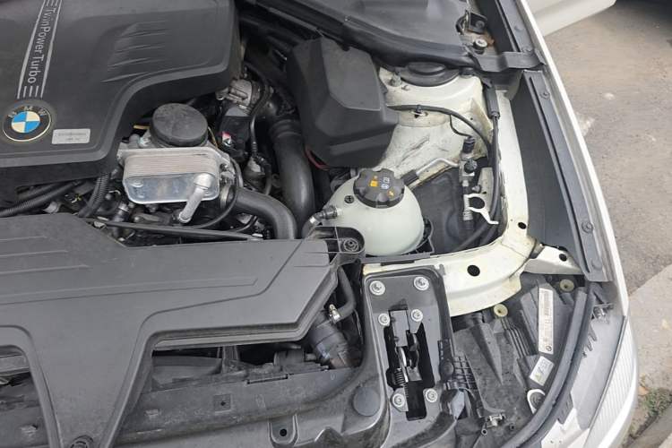 Used BMW 3 Series GT 2014 328i Design Package Model Engine Bay Left