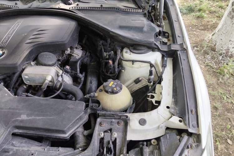 Used BMW 3 Series GT 2014 320i Leading Model Engine Bay Left