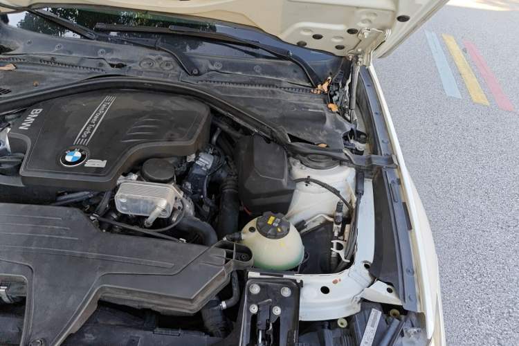 Used BMW 3 Series GT  Engine Bay Left