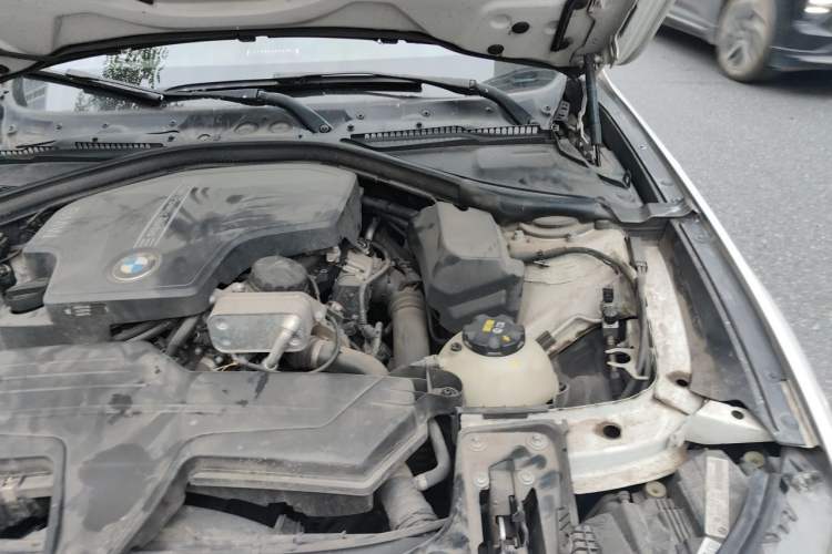 Used BMW 3 Series GT 2014 320i Leading Model Engine Bay Left