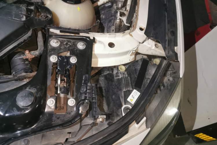 Used BMW 3 Series GT 2014 320i Leading Model Engine Bay Left
