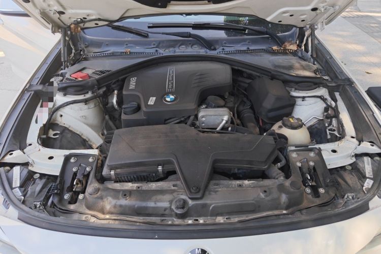 Used BMW 3 Series GT 2014 320i Leading Model Engine Bay