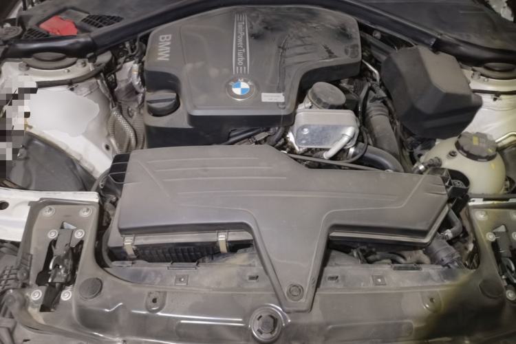 Used BMW 3 Series GT 2014 320i Design Package Model Engine Bay