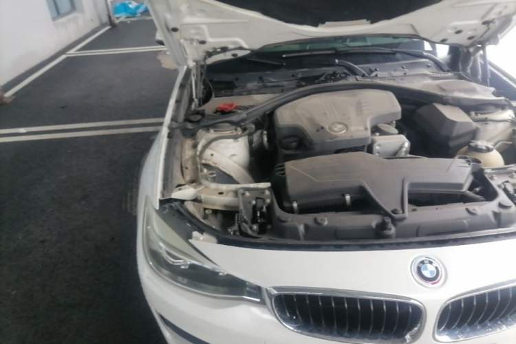 Used BMW 3 Series GT 2014 320i Leading Model Engine Bay Right