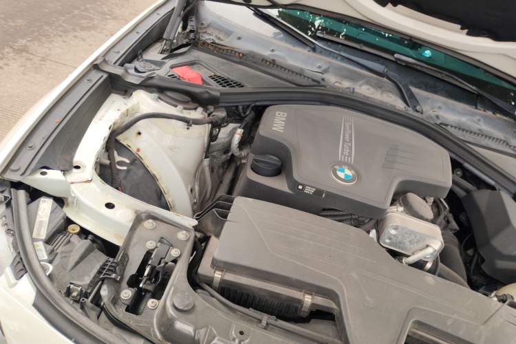 Used BMW 3 Series GT 2014 320i Leading Model Engine Bay Right
