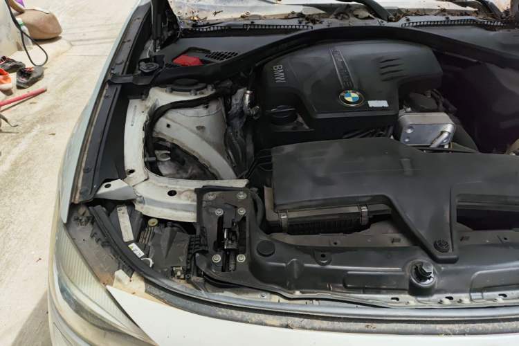 Used BMW 3 Series GT 2014 320i Leading Model Engine Bay Right
