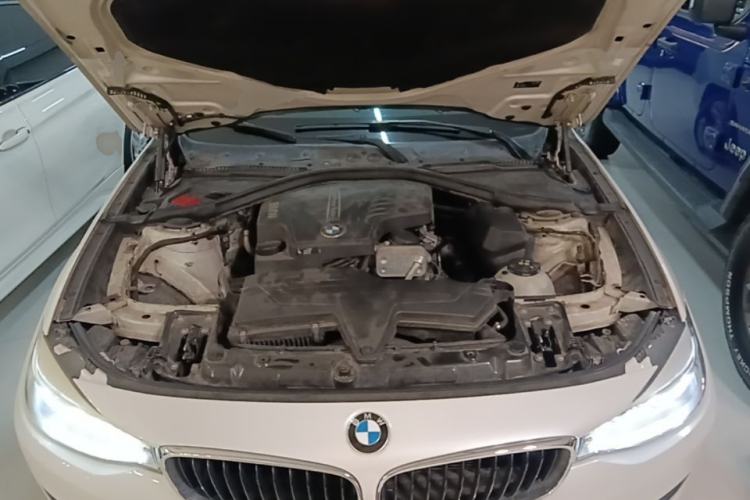 Used BMW 3 Series GT 2014 320i Leading Model Engine Bay