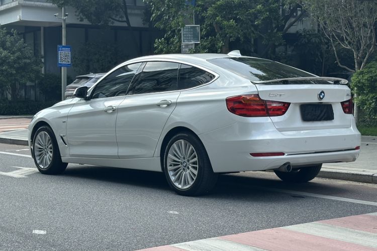 Used BMW 3 Series GT 2014 320i Design Package Model Exterior 10