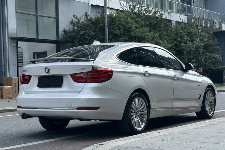 Used BMW 3 Series GT 2014 320i Design Package Model Exterior 11