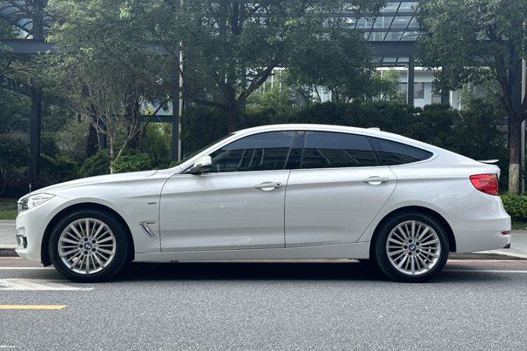 Used BMW 3 Series GT 2014 320i Design Package Model Exterior 2