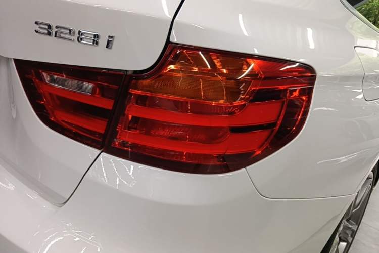 Used BMW 3 Series GT 2014 328i Design Package Model Exterior 3