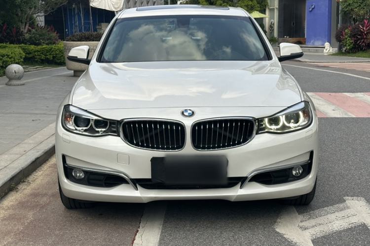 Used BMW 3 Series GT 2014 320i Design Package Model Exterior 4
