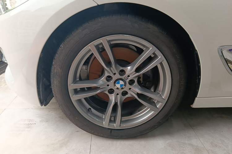 Used BMW 3 Series GT 2014 328i Design Package Model Exterior 4