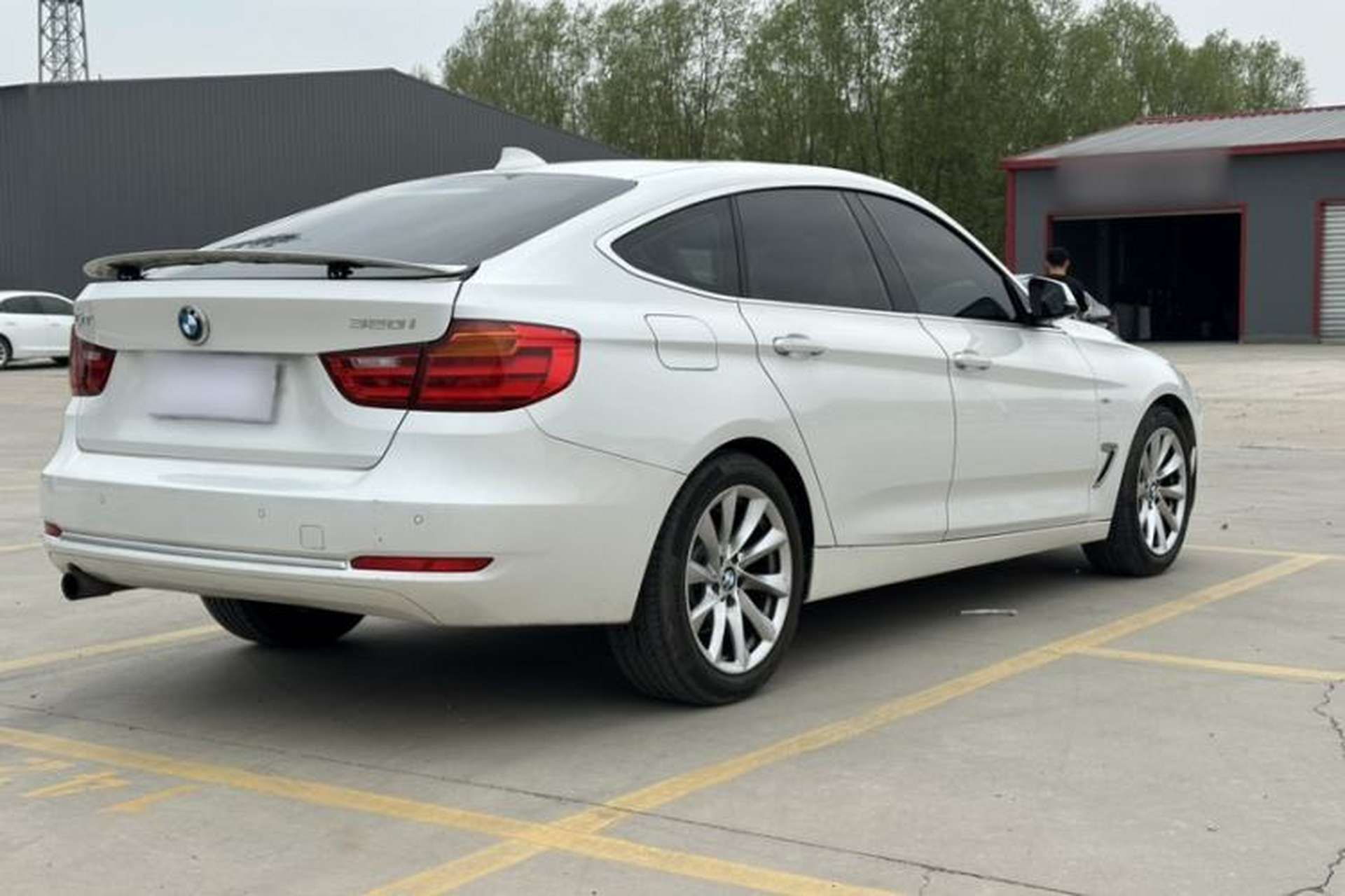 Used BMW 3 Series GT 2014 320i Design Package Model Exterior 4