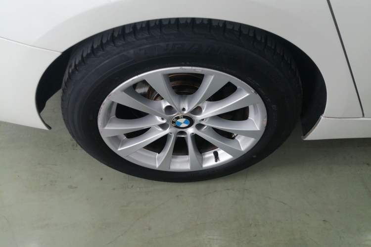 Used BMW 3 Series GT 2014 320i Leading Model Exterior 5