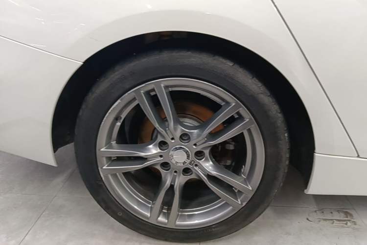 Used BMW 3 Series GT 2014 328i Design Package Model Exterior 5