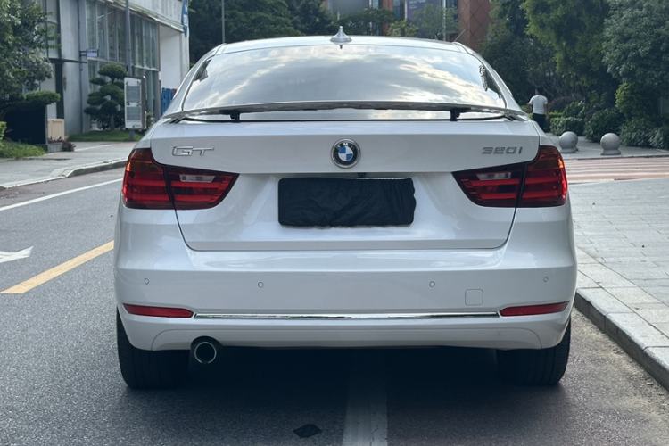 Used BMW 3 Series GT 2014 320i Design Package Model Exterior 6