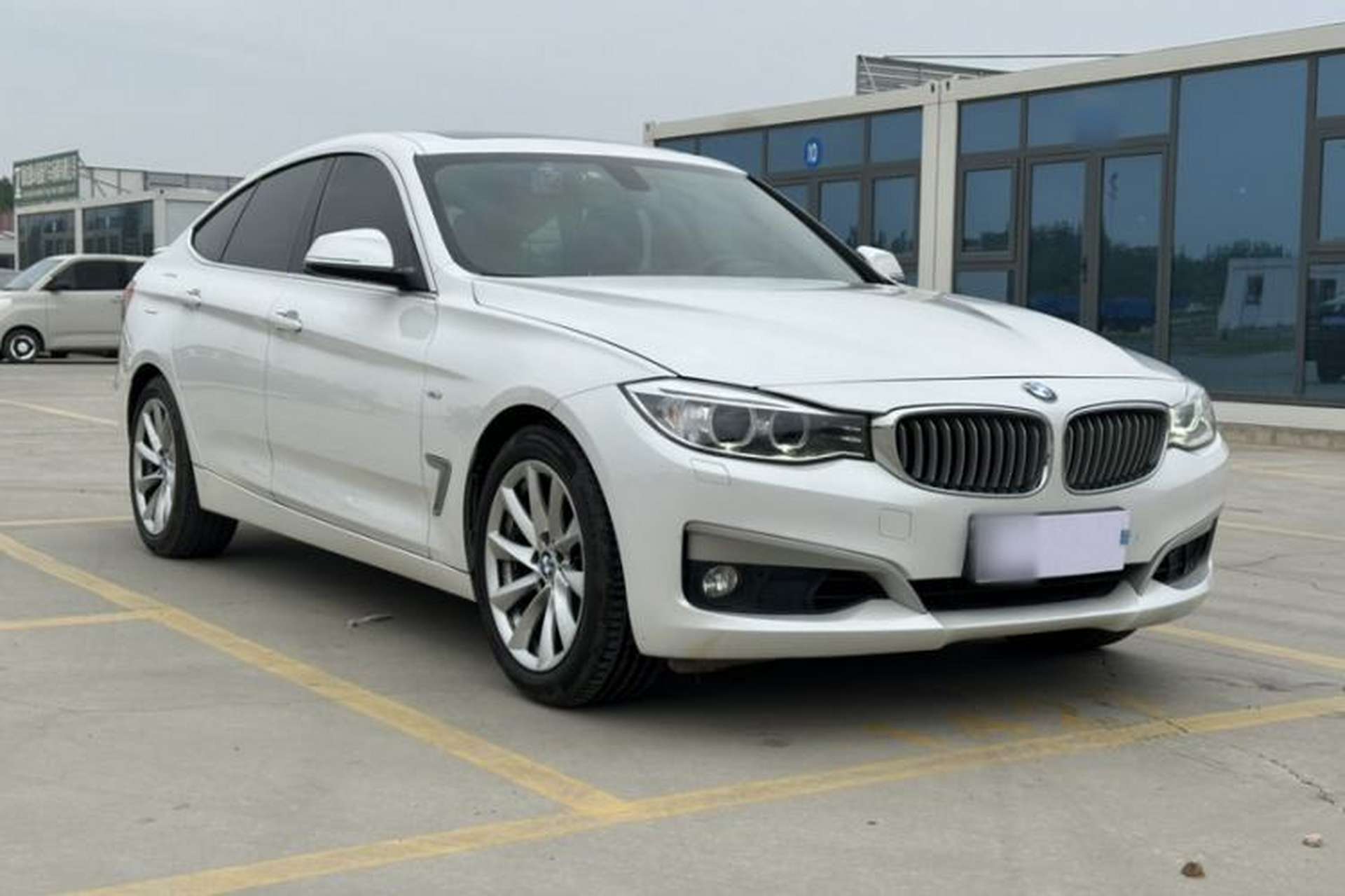 Used BMW 3 Series GT 2014 320i Design Package Model Exterior 6