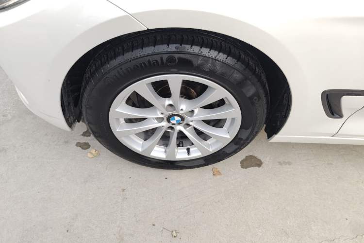 Used BMW 3 Series GT 2014 320i Leading Model Exterior 7