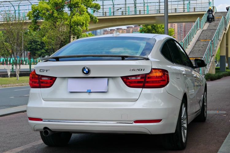 Used BMW 3 Series GT 2014 320i Leading Model Exterior 7