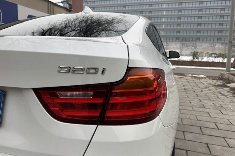 Used BMW 3 Series GT 2014 320i Leading Model Exterior 7