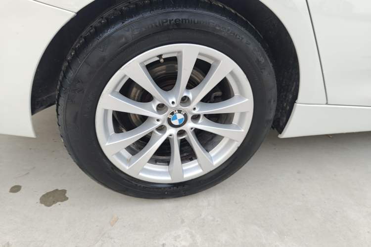 Used BMW 3 Series GT 2014 320i Leading Model Exterior 8