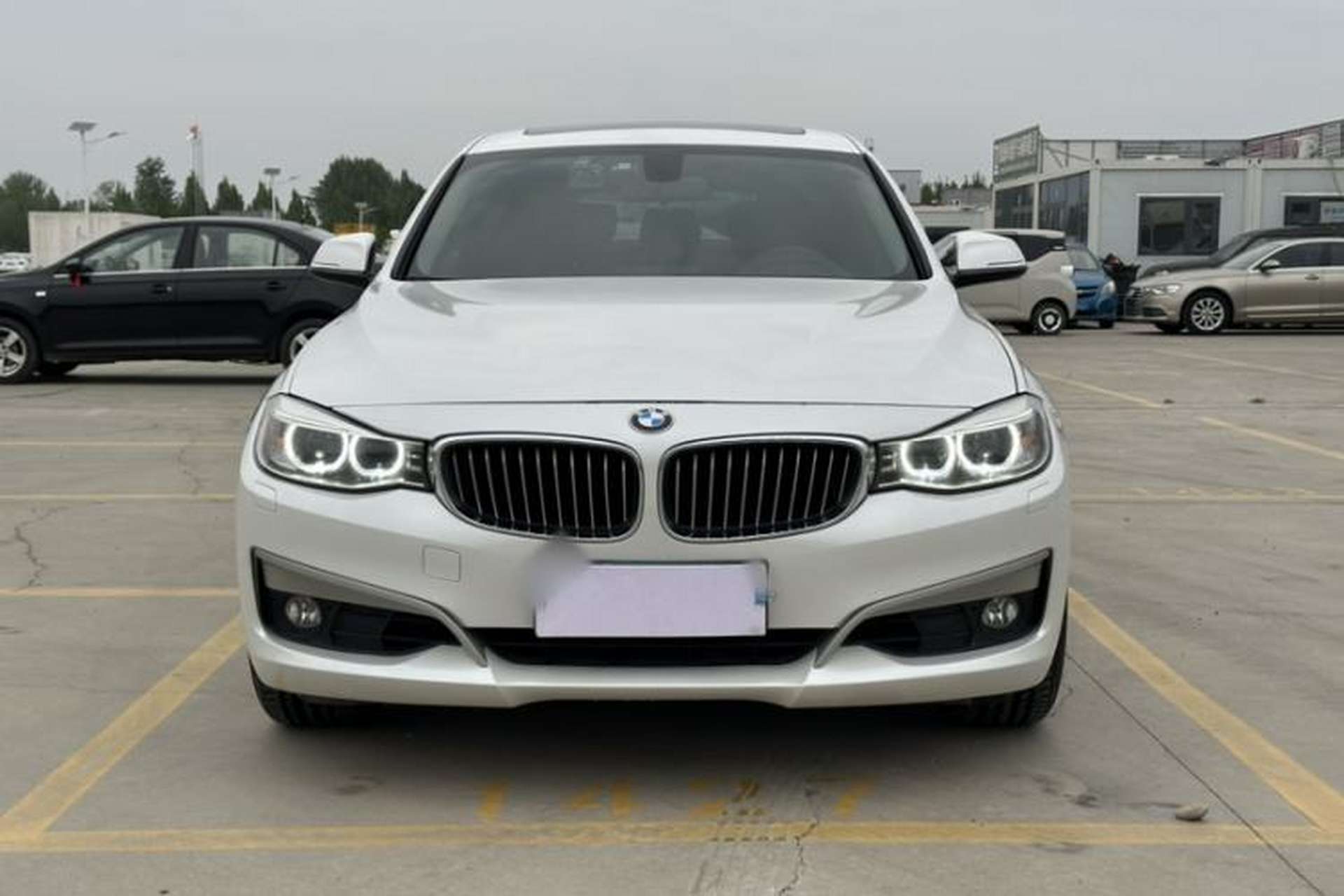 Used BMW 3 Series GT 2014 320i Design Package Model Exterior 8