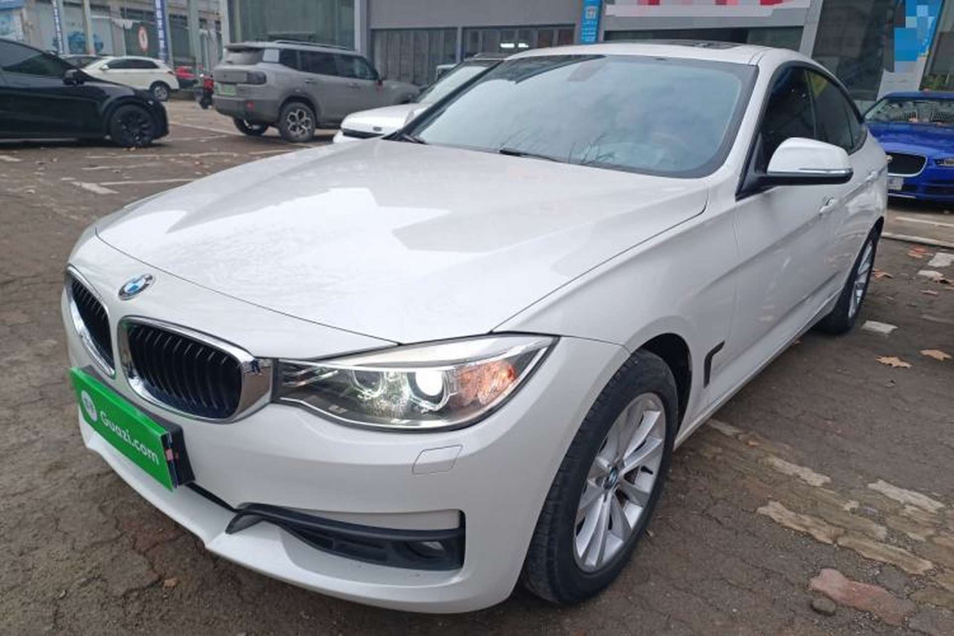 Used BMW 3 Series GT 2014 320i Leading Model Front Left 45 Deg