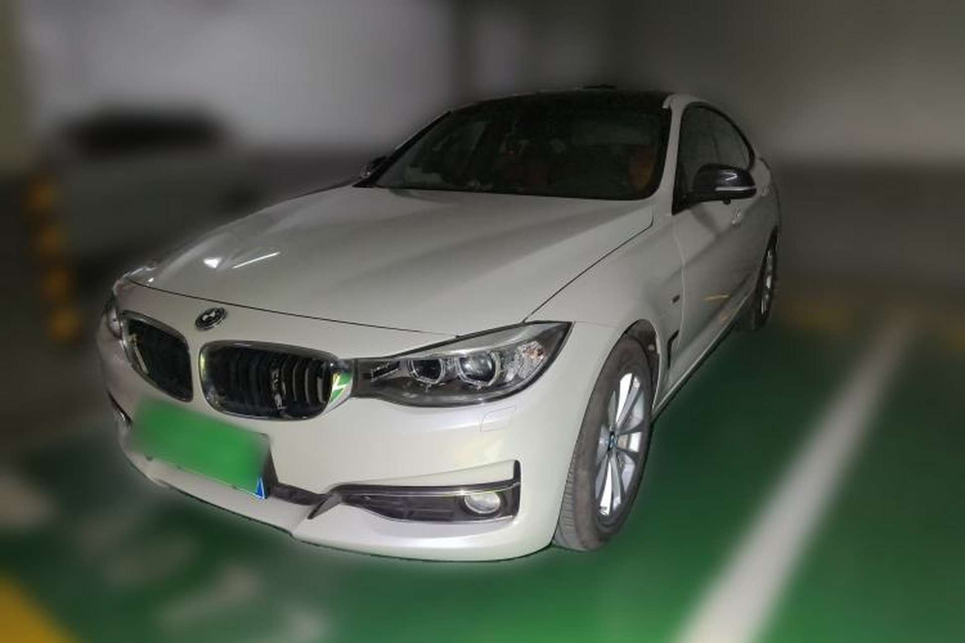Used BMW 3 Series GT 2014 320i Leading Model Front Left 45 Deg
