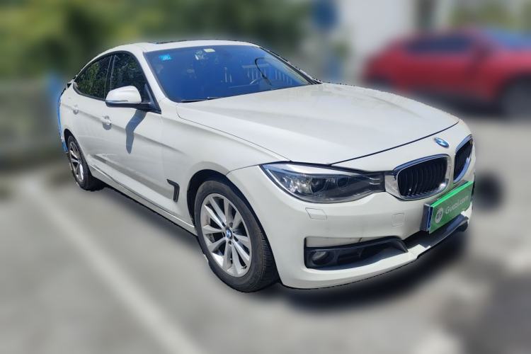 Used BMW 3 Series GT 2014 320i Leading Model Front Right 45 Deg