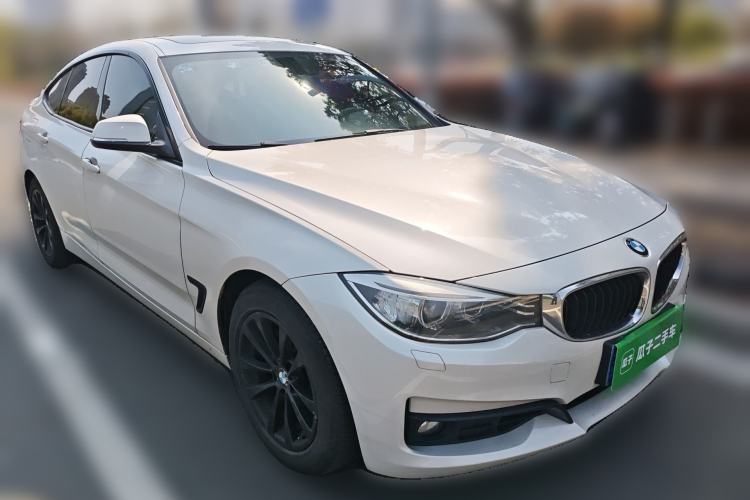 Used BMW 3 Series GT 2014 320i Leading Model Front Right 45 Deg